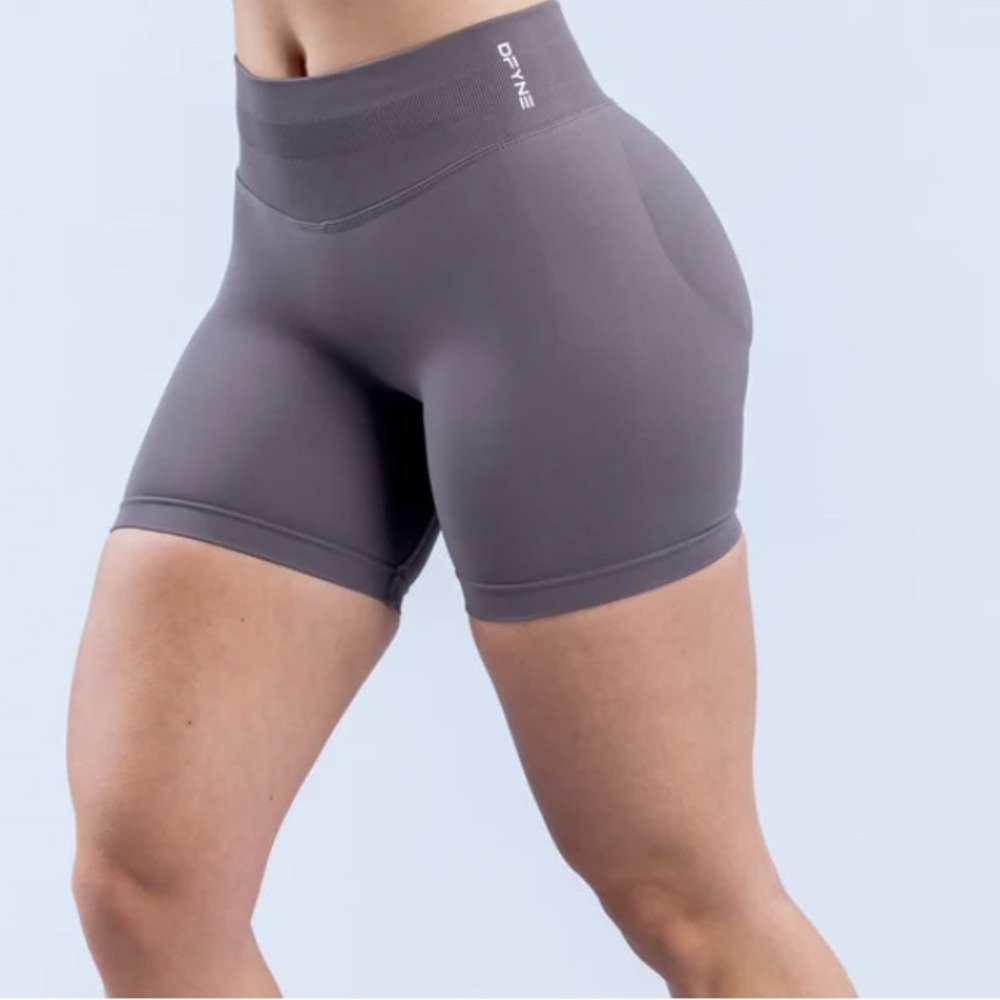 Dfyne 6.5 Impact Shorts, Truffle (M)